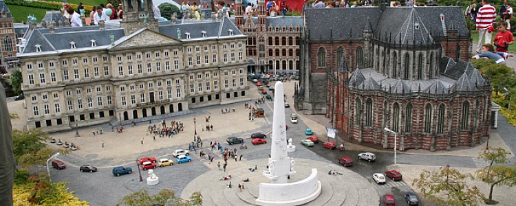 Площадь Дам в Амстердаме