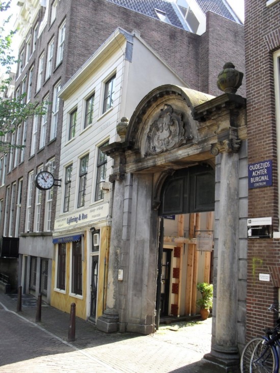 Старые арочные ворота в Амстердаме  (2)