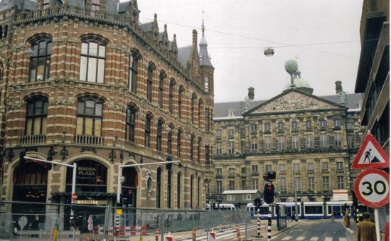 Улица Радхёйзстрат в Амстердаме3