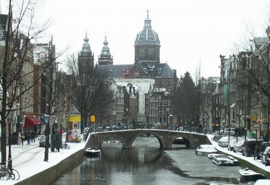 Канал Форбургвал в Амстердаме3